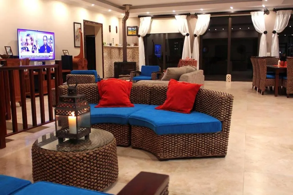 4 Bedroom Luxury Home With View Of The Ocean And Table Mountain Cape Town Güney Afrika